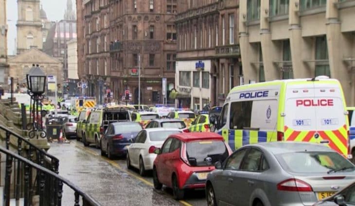 Késelés történt Glasgowban - halottak is vannak