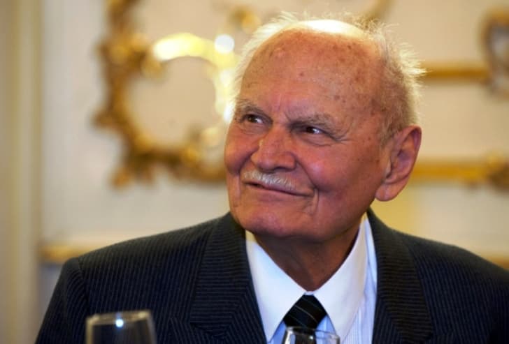 Göncz Árpád író, műfordító, Magyarország rendszerváltozás utáni első köztársasági elnöke 100 éve született