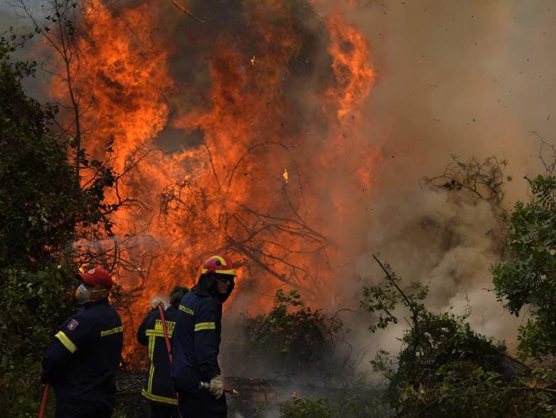 Több mint 100 ezer hektár terület égett le Görögországban két hét alatt