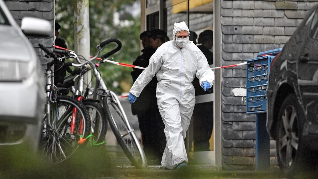 SZÖRNYŰ: Az anyjuk végezhetett az öt gyermekkel, akiket egy lakásban találtak holtan Németországban