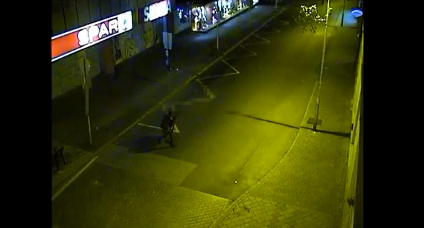 Ne lepődj meg, ha Győrben járva szemeteskukát találsz az autód tetején (videó)