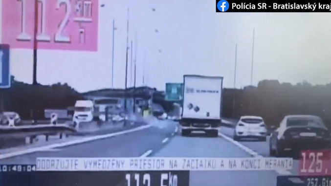 Elképesztő! 144 km/órás sebességgel száguldott egy fiatal sofőr a pozsonyi hídon (VIDEÓ)
