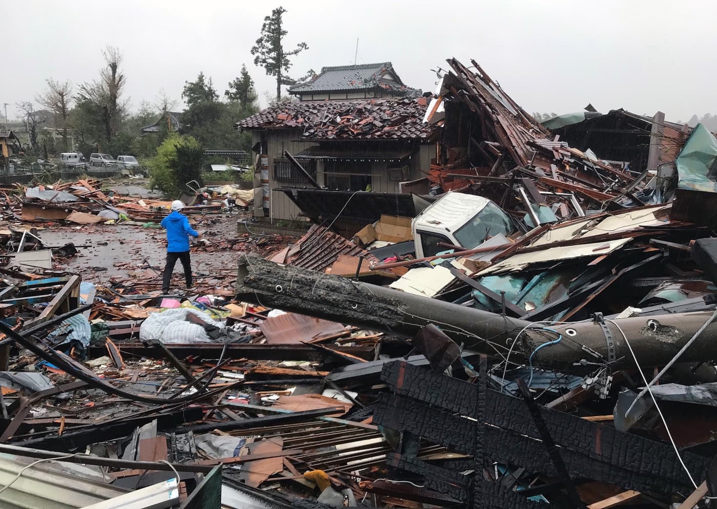 Japán 6,5 millió dollárt szán a Hagibisz tájfun okozta károk helyreállítására