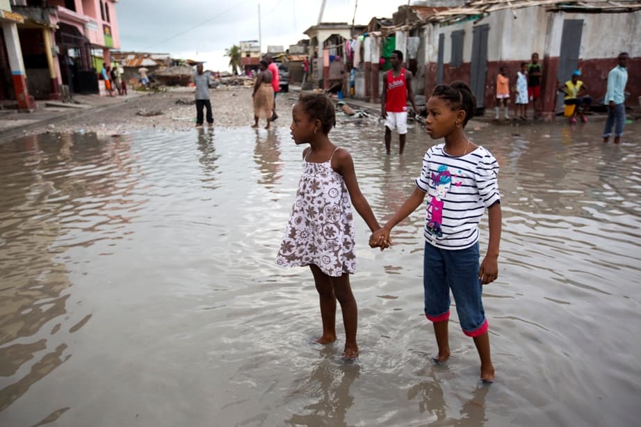 Trópusi vihar sújtja Haitit a földrengés után, nehezíti a túlélők megtalálását