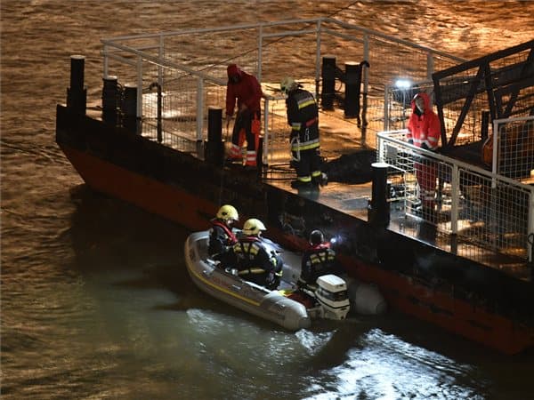 Hét ember halt meg és hét ember kórházba került a budapesti hajóbalesetben! Több embert még keresnek!
