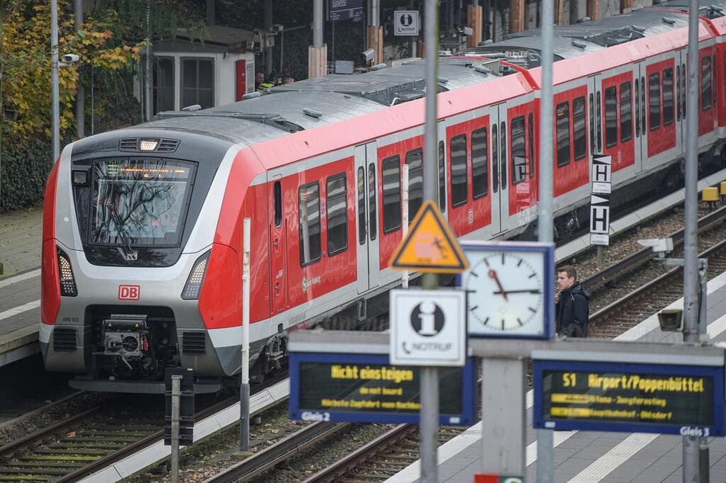 Robbantás történt egy hamburgi vasútállomáson - nem sebesült meg senki