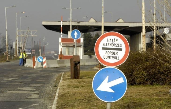 Magyarország lezárja a határait a külföldiek előtt
