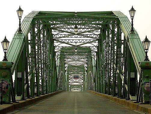 Húsz éves a párkányi Mária Valéria híd, három napon keresztül ünneplik