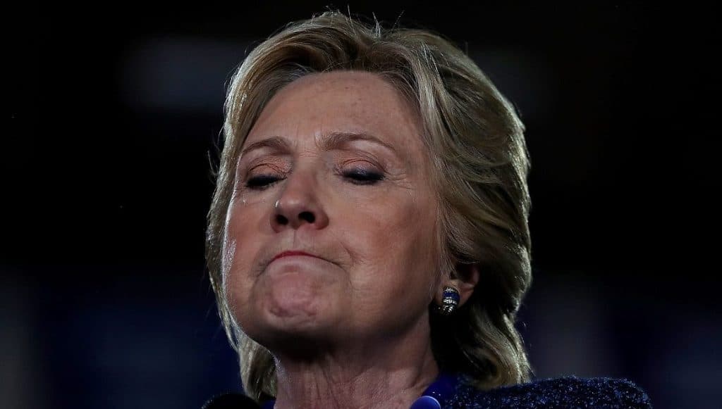 Hillary Clinton másokat okol az elnökválasztáson elszenvedett vereségért