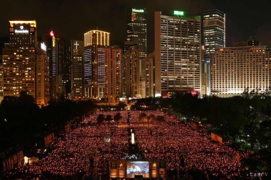 Az ellenállástól óvta honfitársait Hongkong vezetője a terület Kínához való visszatérésének évfordulóján