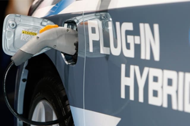 Környezetvédelmi tévút lehet a plug-in hibrid autók állami támogatása