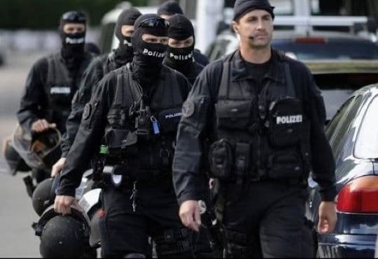 Rendőrök oszlatták a Zürich futballcsapatának drukkereit
