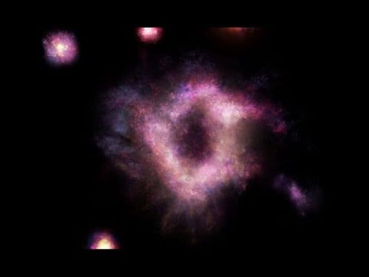 Fánkalakú, tüzes galaxist fedeztek fel