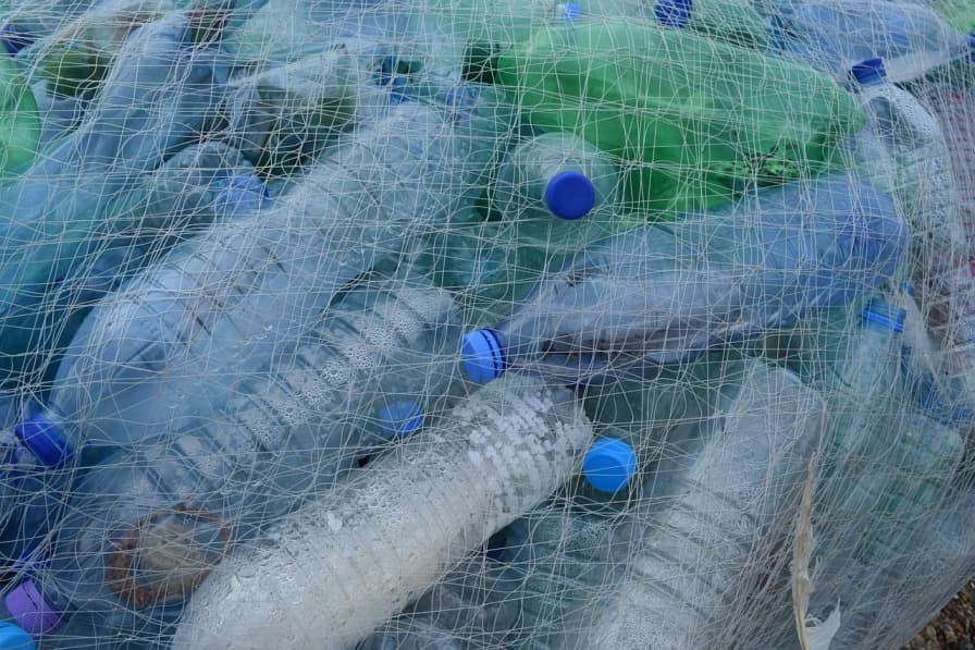 Praktikus anyagok készítettek műanyag hulladékból