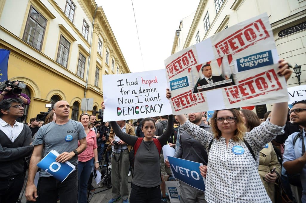 Elstartolt a magyar választási kampány