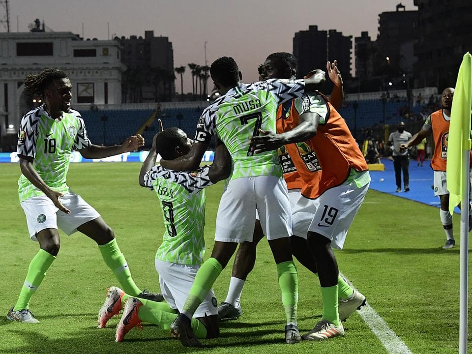 Afrika Kupa - Nigéria kiejtette a címvédő Kamerunt, búcsúzott a házigazda is