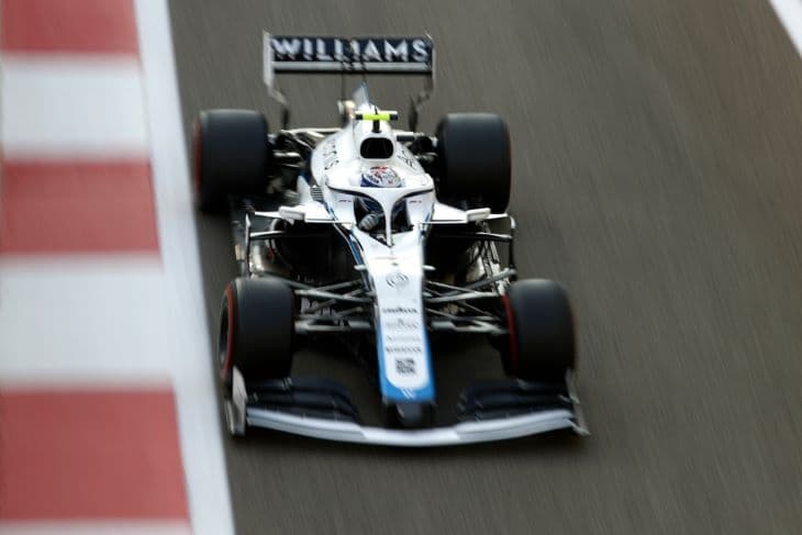 Forma-1 - Hackertámadás után bemutatta új autóját a Williams