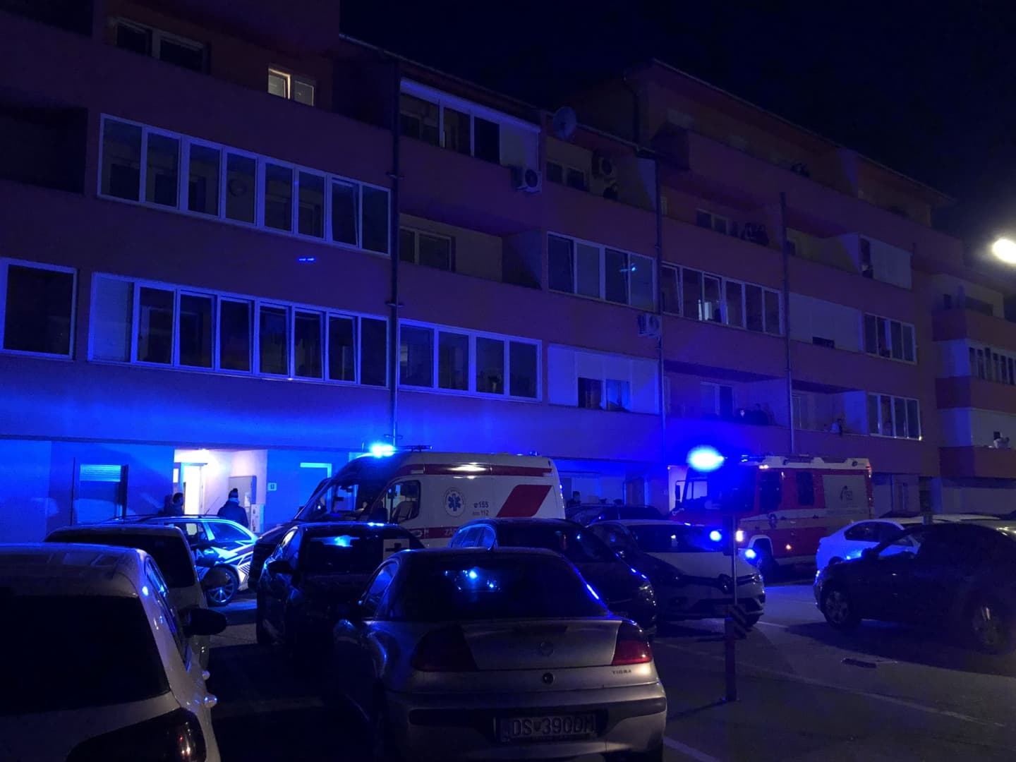 Kisfiú zuhant egy lakóház liftaknájába a dunaszerdahelyi Kertész utcában!