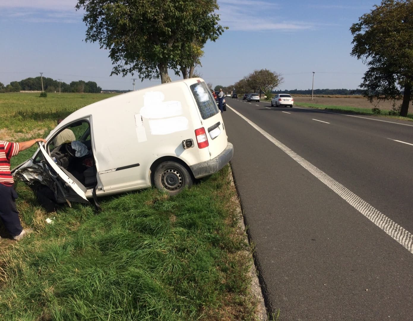 BALESET: Kamionnal ütközött egy furgon a 63-as főúton Dunaszerdahely közelében