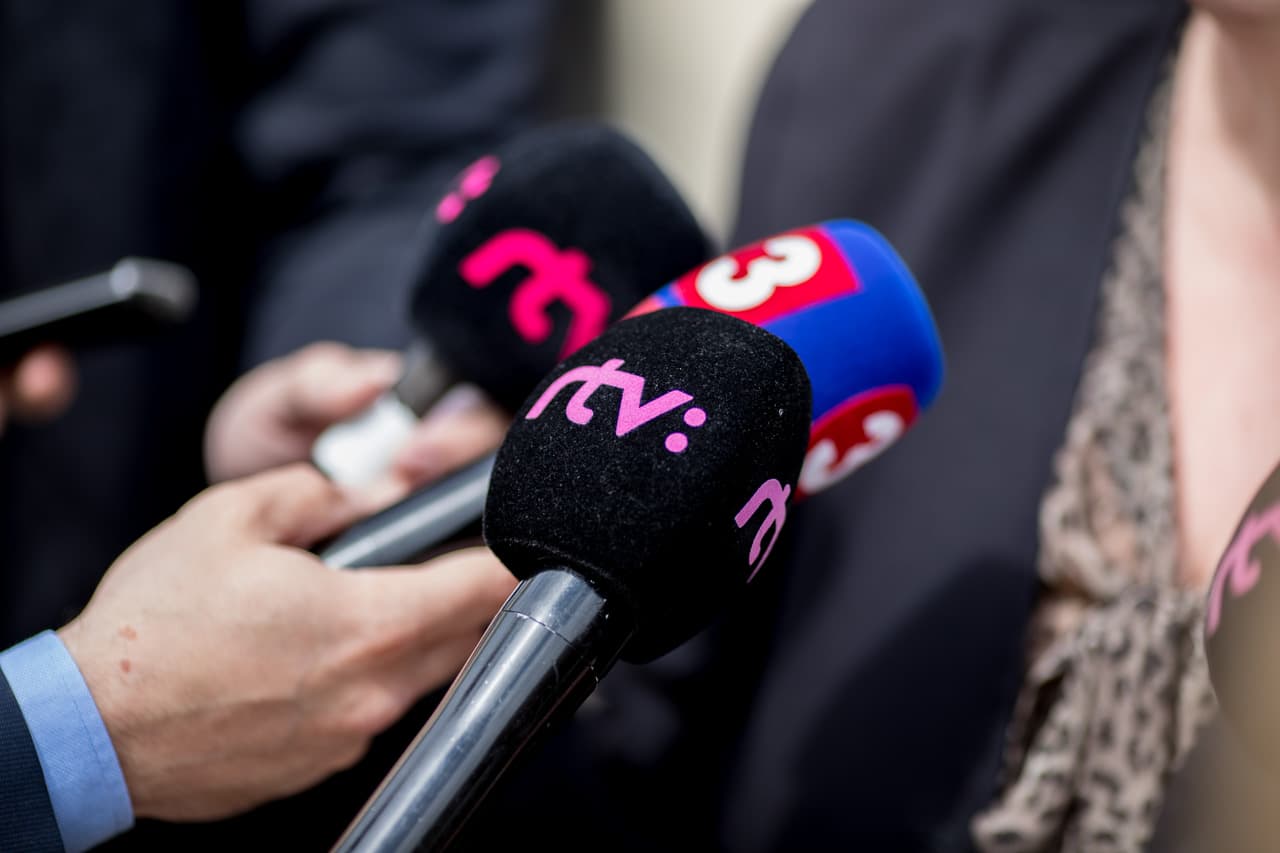 Testi sértések, halálos fenyegetések – tavaly sem kímélték az újságírókat Szlovákiában, és gyakran a politikusok adták meg a kezdőlöketet