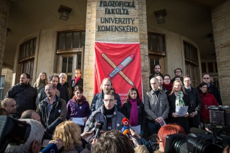 A Comenius Egyetem magyar tanszékének professzora is csatlakozik a sztrájkhoz
