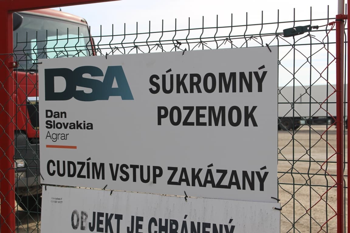 „Sajnálattal vesszük, hogy a lakók nem a nyílt párbeszédet választották” – a Dan-Slovakia Agrar reagált a gútai petícióra
