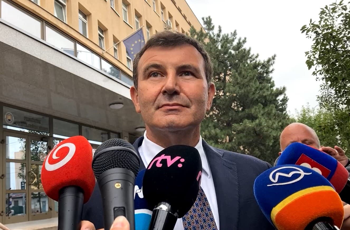 "Senki nem kínzott a börtönben" - nyilatkozta az adóhatósági exvezető, aki Ficót és Pellegrinit is kínos helyzetbe hozta