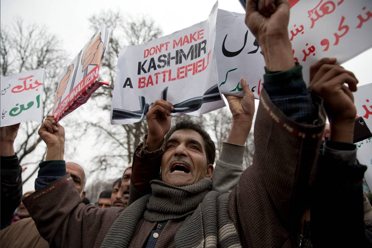 Pakisztán és India tovább háborúzik Kasmírért