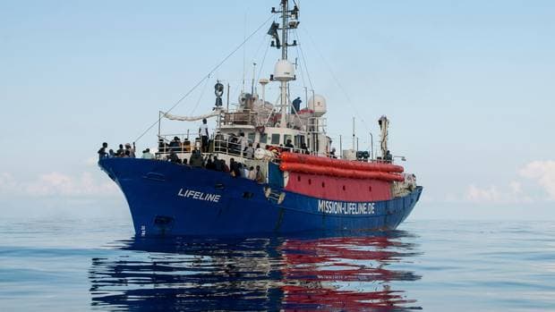 Máltán köt ki egy menekülteket szállító hajó