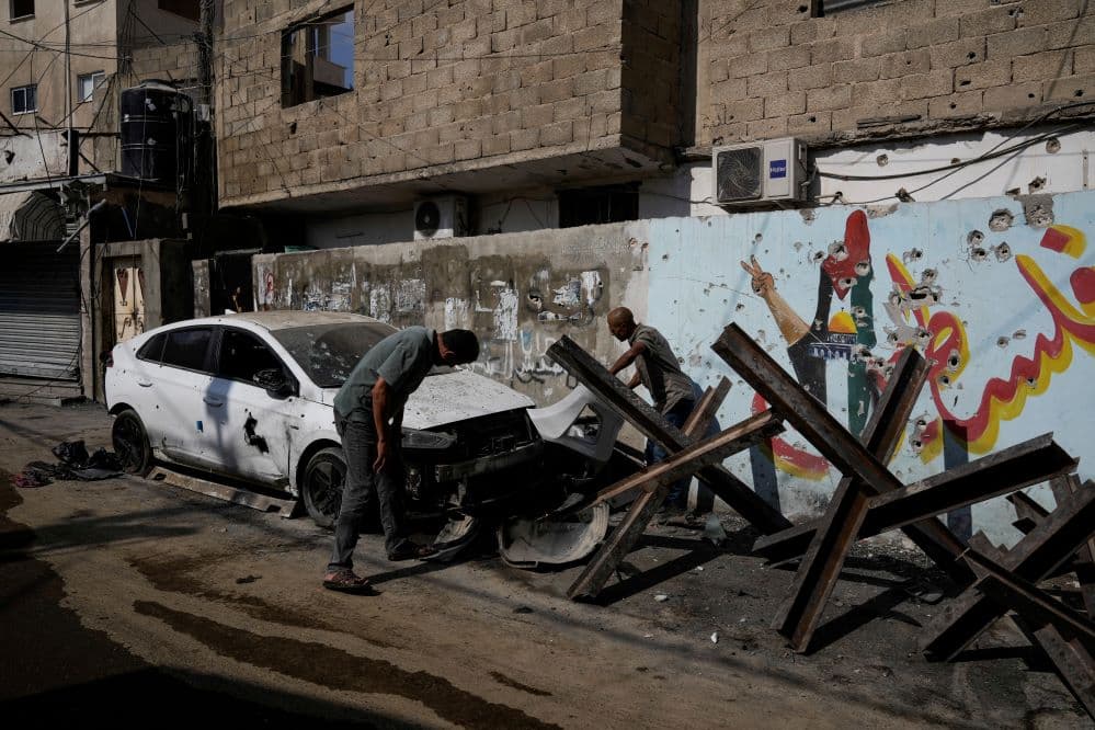 Földbe rejtett robbanószerkezetek miatt razziáztak izraeli katonák, két palesztint likvidáltak