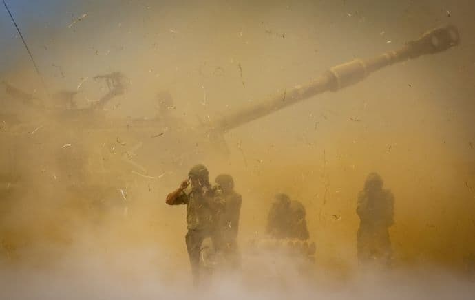 Az izraeli légierő palesztin célpontokra mért csapásokat a Gázai övezetben