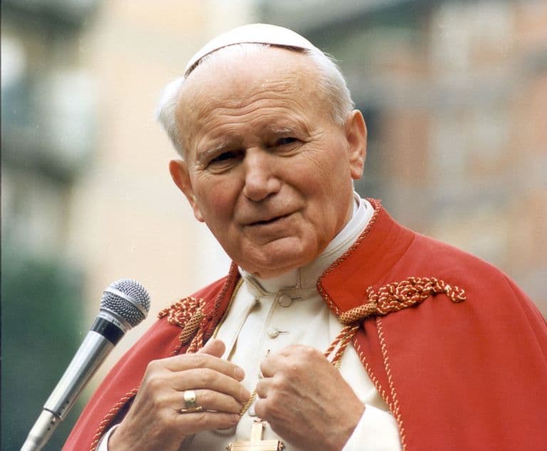 Ellopták II. János Pál pápa ereklyéjét