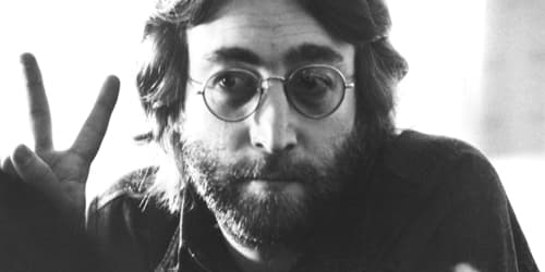 Több mint kétmillió dollárért kelt el John Lennon gitárja
