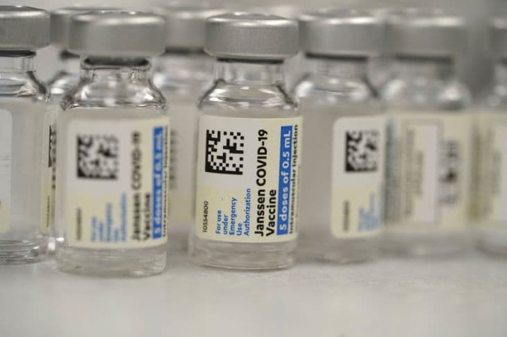 Az Európai Gyógyszerügynökség forgalmazásra ajánlja a Johnson & Johnson koronavírus elleni vakcináját