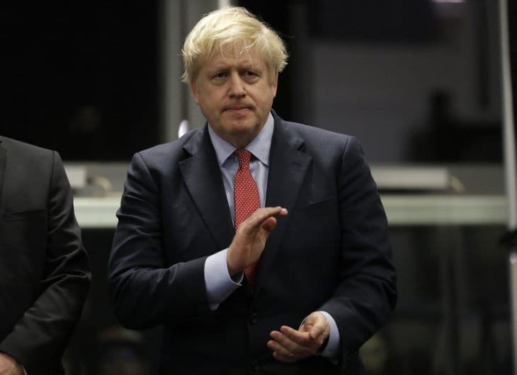 Boris Johnson szerint Nagy-Britanniában október végére elérhető a napi félmillió szűrés
