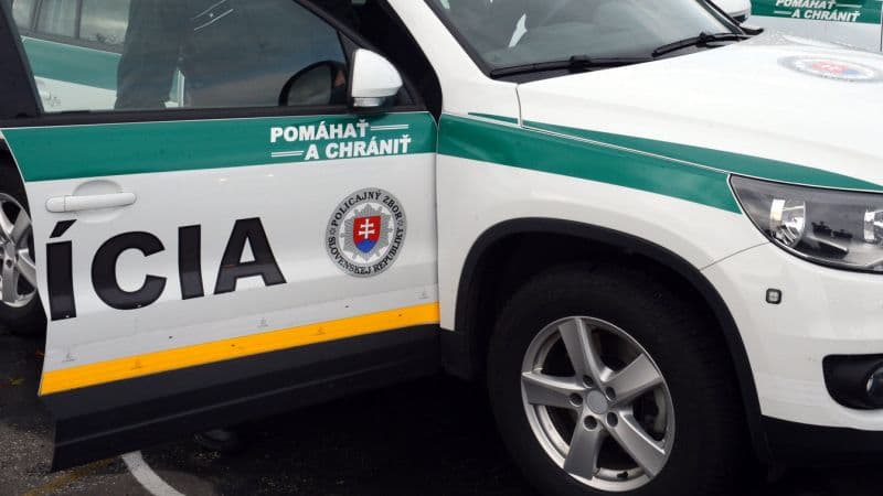 BORZALOM: Egy nő holttestét találták meg a parkoló autóban