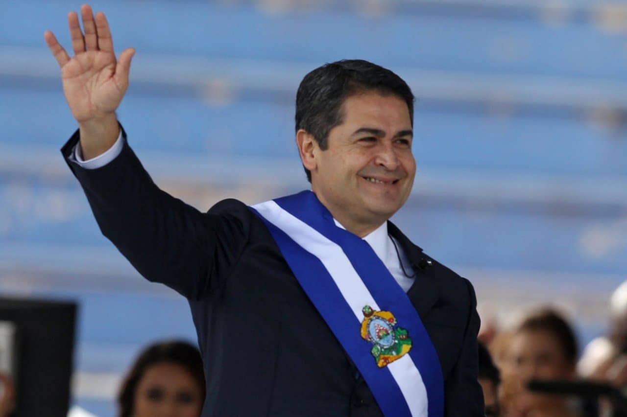 Megfertőződött a koronavírussal a hondurasi elnök és a felesége
