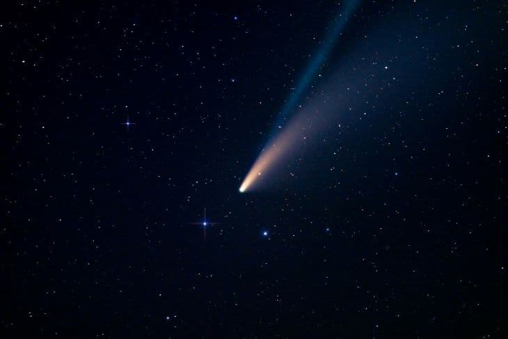 Mostanában, ha felnézünk majd az égre, két fénylő üstököst is láthatunk majd