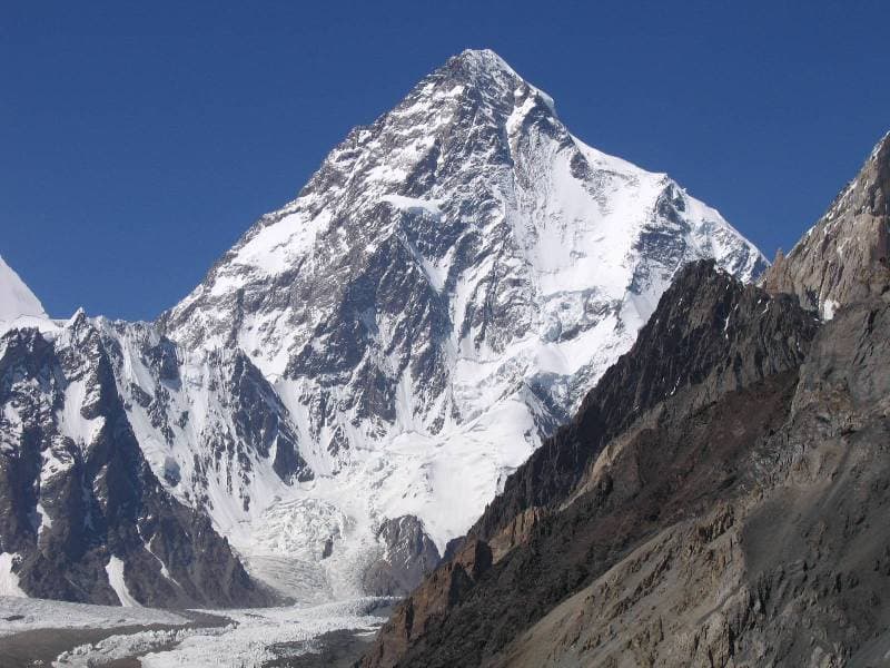 Eltűnt hegymászókat keresnek a K2 hegycsúcson
