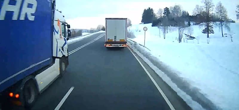 Letöltendő börtönbüntetést kapott az életveszélyesen előző cseh kamionos – VIDEÓ 