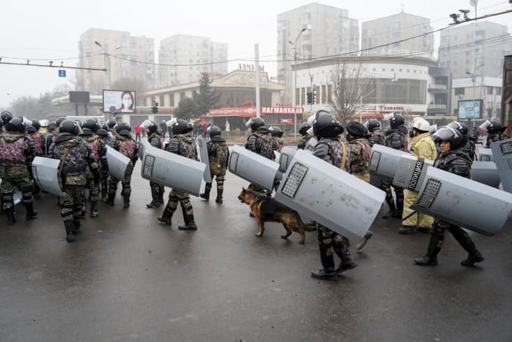 Kazah tüntetések - Almatiban folytatódnak az összecsapások, az alkotmányos rend nagyrészt helyreállt az országban