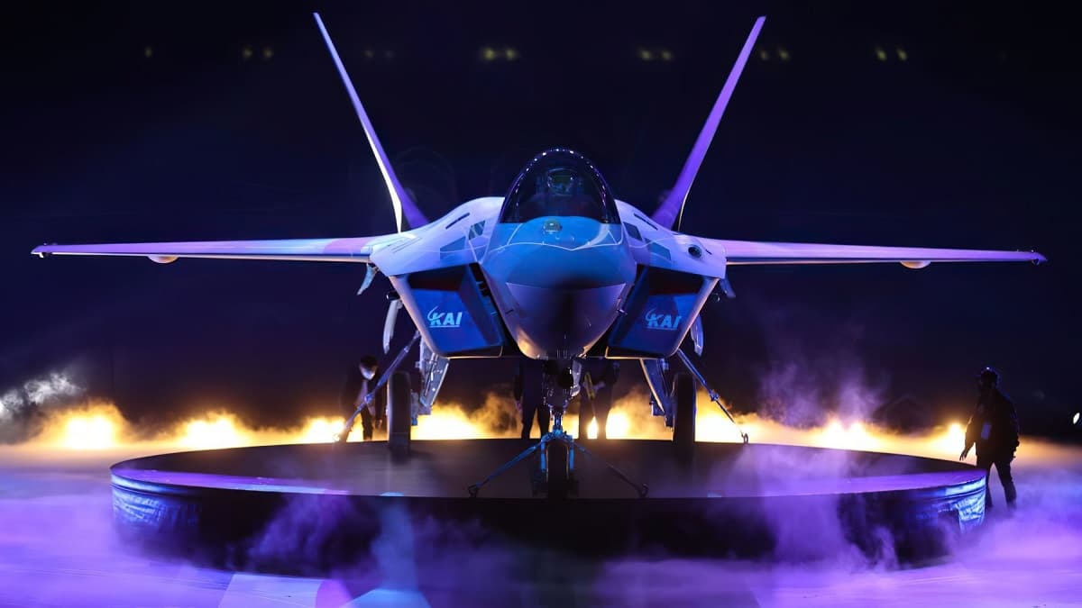 Dél-Korea bemutatta saját vadászgépét