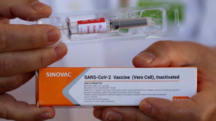 Tagadja a kínai vakcinák alacsony hatékonyságáról szóló sajtójelentéseket a kínai járványügyi központ