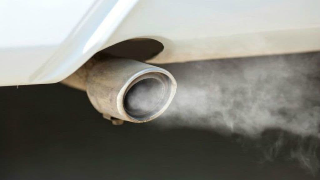 Az autóipar irreálisnak tartja a szén-dioxid-kibocsátás csökkentésére kitűzött célt