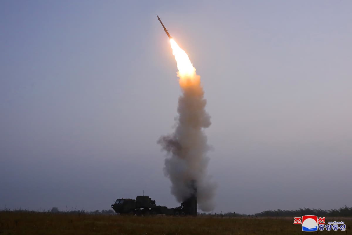 Észak-Korea újabb tesztet hajtott végre, ezúttal légvédelmi rakétával