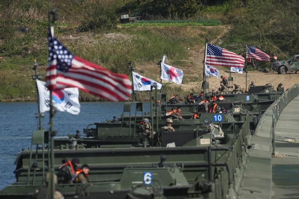 Észak-Korea az amerikai-dél-koreai közös hadgyakorlatok leállítását követelte