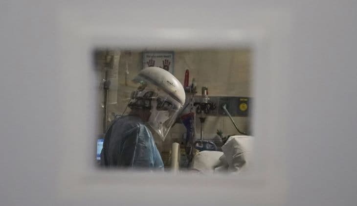 Öt COVID-pozitív pácienst kezelnek a nagykürtösi kórházban