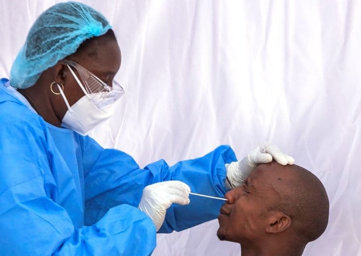 Dél-Afrikában akár ötvenezer életet is követelhet a járvány