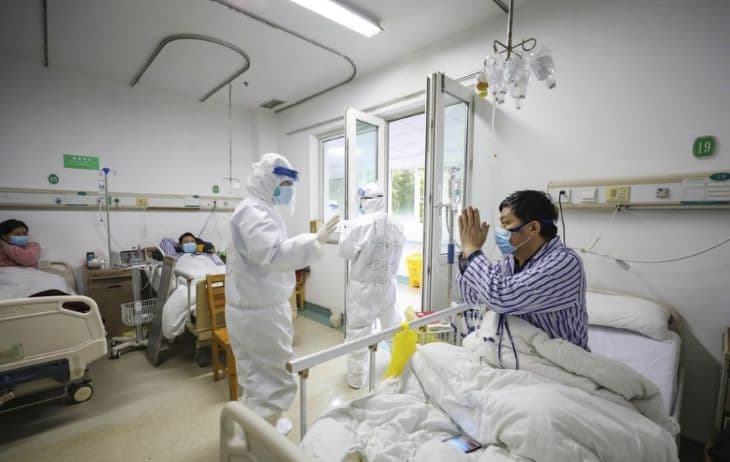 Hét prefektúrában rendkívüli állapotot hirdetett a japán miniszterelnök a koronavírus-járvány miatt