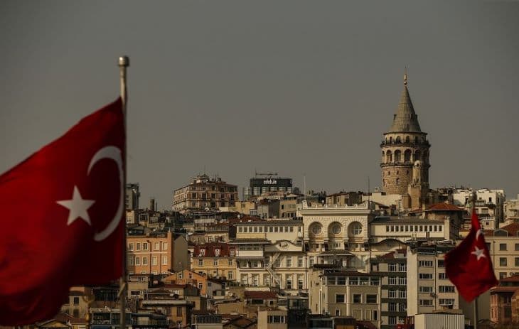 Robbanás történt a népszerű sétálóutcán Isztambulban, halottak és sérültek is vannak! (VIDEÓ)
